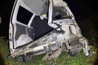 Kamyonet şarampole uçtu: 1 ağır yaralı