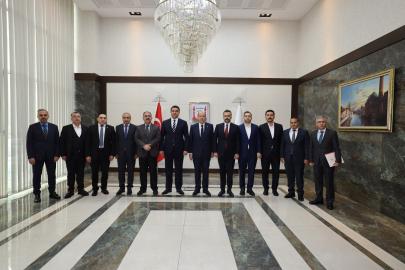 KKTC eski Cumhurbaşkanı Tatar’dan Şanlıurfa Büyükşehir Belediyesi’ne ziyaret