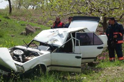 Kontrolden çıkan Tofaş fıstık tarlasına girdi: 4 yaralı