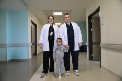 Minik hastaya kritik operasyon