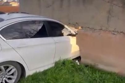 Otomobil ihata duvarına çarptı: 1 yaralı