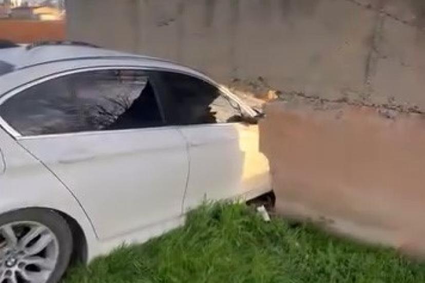 Otomobil ihata duvarına çarptı: 1 yaralı