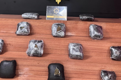 Şanlıurfa’da bir araçta 8 kg uyuşturucu ele geçirildi