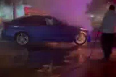 Seyir halindeki otomobil alev topuna döndü