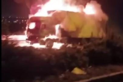 Seyir halindeki tır alev topuna döndü