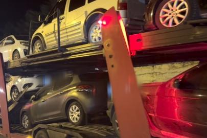 Sıfır araçların tabanında çuvallara gizlenmiş uyuşturucu bulundu