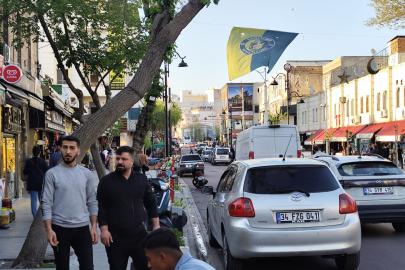 Taraftar şehri süsledi, maçı bekliyor
