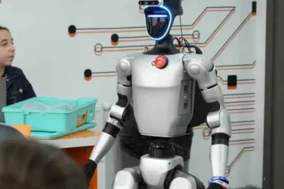 Türkiye’nin nüfusa kaydedilen ilk robotu şimdi de işe başladı