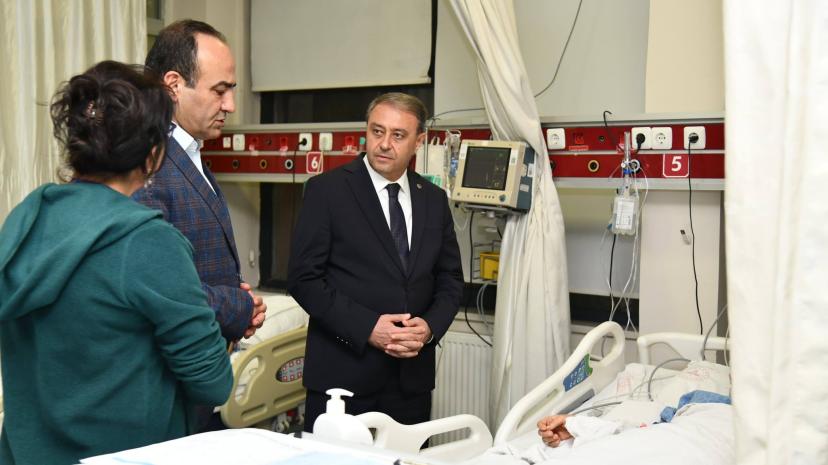 Vali Şıldak, şehir merkezindeki yaralıları yalnız bırakmadı