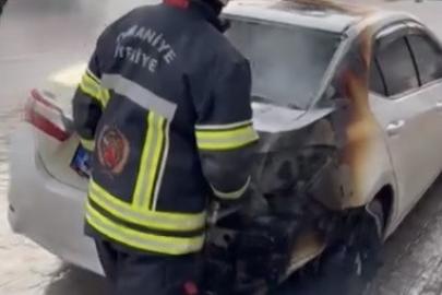 Yanan otomobile ilk müdahaleyi trafik polisi yaptı
