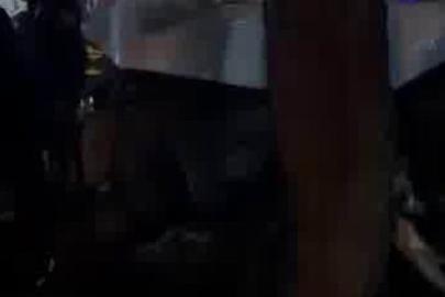 Yayaya çarpmamak için direksiyonu kardı, ağaca çarptı: 6 yaralı