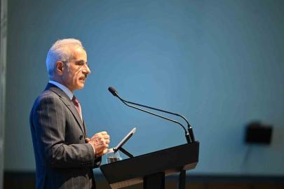 Bakan Uraloğlu: "5G ile  yaklaşık 21 milyon abone buluştu"