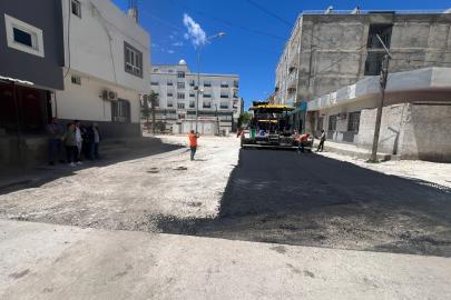 Büyükşehir, Uğur Boran Caddesi’nde asfalt serimine başladı