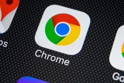 Google Chrome iPhone için Gemini Live Desteği Sunuyor