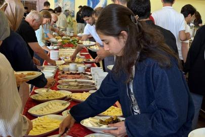 Harran Üniversitesi, gönüllere dokunuyor
