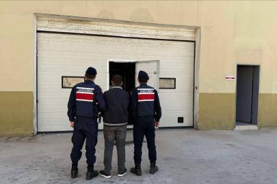 Kesinleşmiş 17 yıl cezayla aranan şahsı jandarma yakaladı