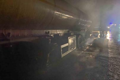 Seyir halindeki tanker alevlere teslim oldu