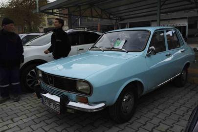Yarım asırlık klasik otomobil 210 bin liraya yeni sahibini buldu